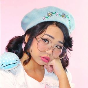 Just Peachy Place 🍑 Daisy Beret